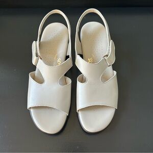 NWOB SAS Women's Suntimer Pearl Bone Heeled Strap Sandal, Size 8M